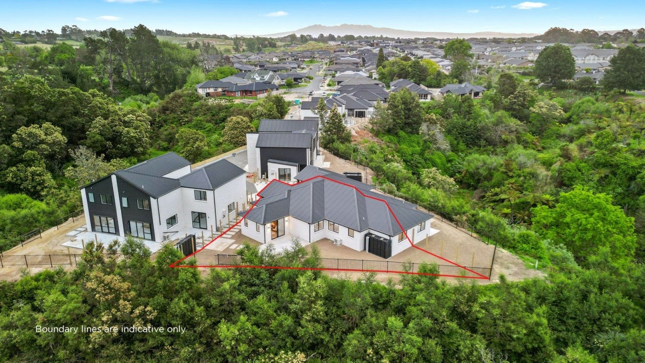 8/23 Marjoriefield Mews, Fitzroy, Hamilton - Carousel 1