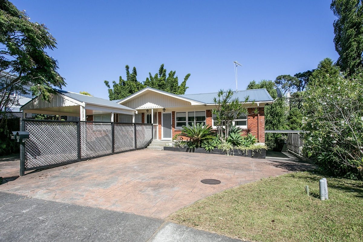 1/39 Eaton Road, Hillsborough, Auckland - Carousel 2
