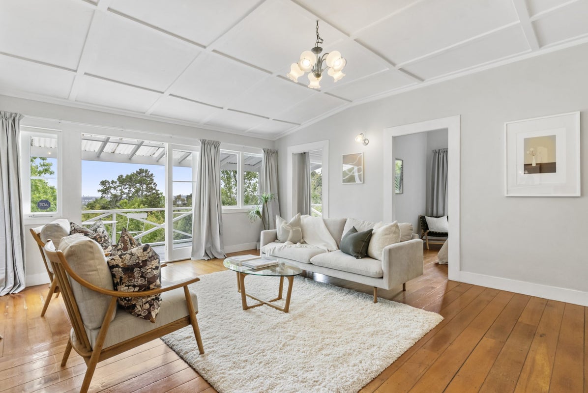70 Pleasant Road, Glen Eden, Auckland - Carousel 1