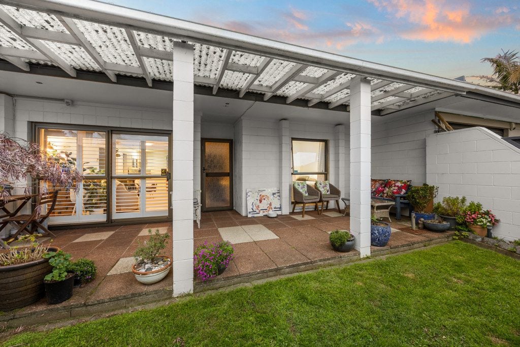 2/22 Harding Avenue, Mount Wellington, Auckland - Carousel 1