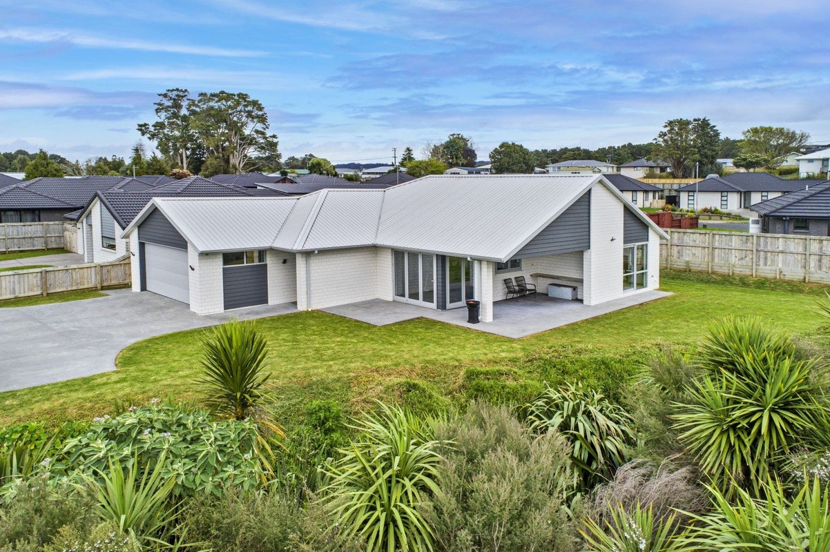 16 Okaihau Place, Tikipunga, Whangarei - Carousel 1