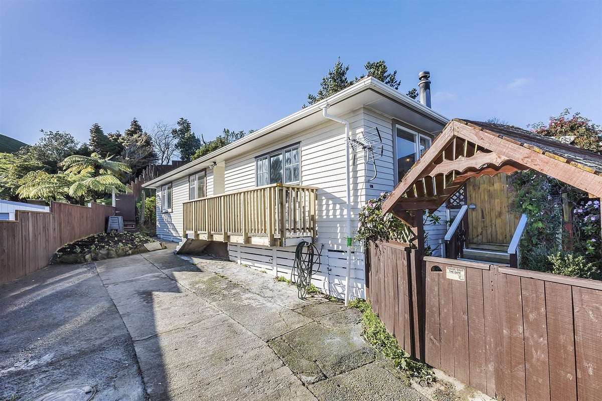 108 Arahura Crescent, Waitangirua, Porirua - Carousel 25