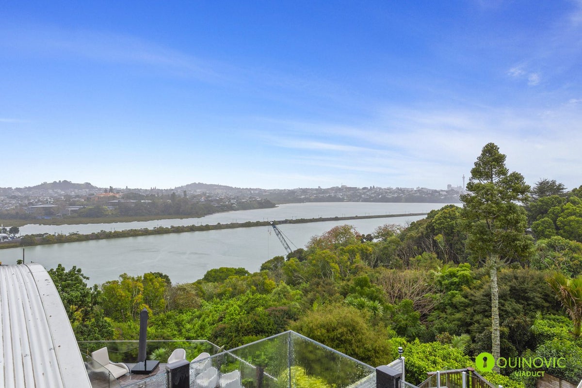 3/11 Awarua Crescent, Orakei, Auckland - Carousel 21