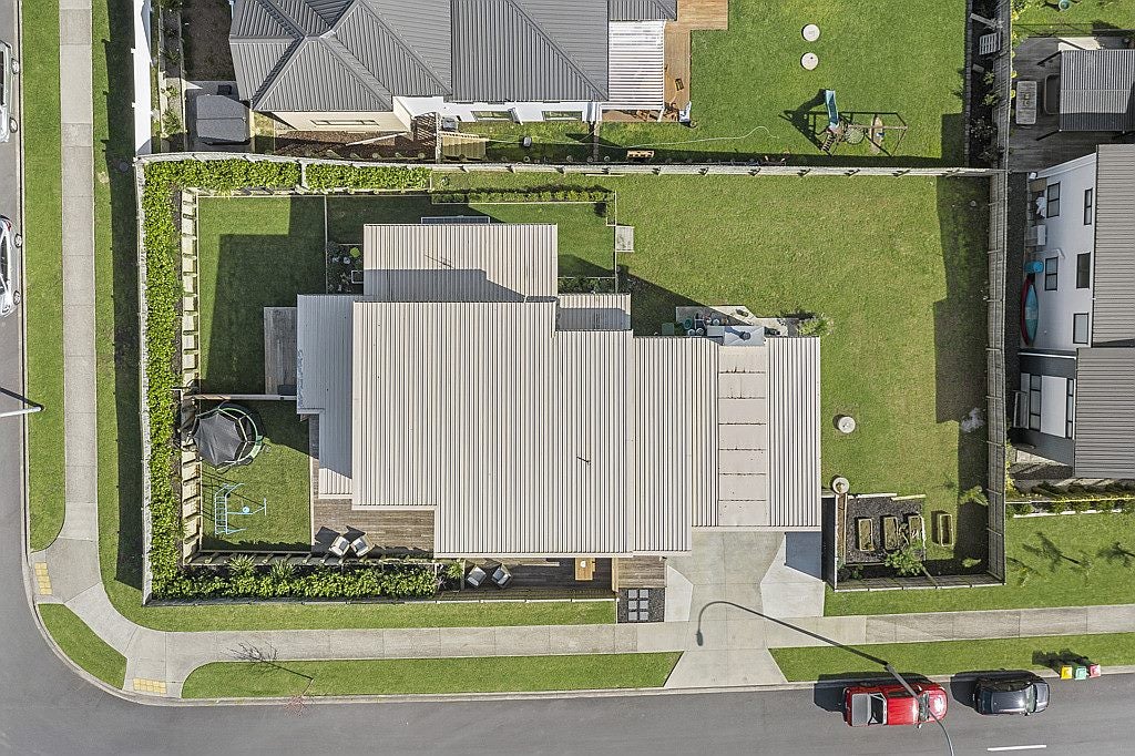 5 Keshvara Road, Beachlands, Auckland - Carousel 50