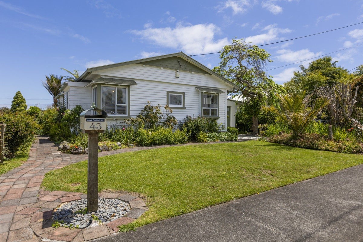 43 Dorset Avenue, Westown, New Plymouth - Carousel 2