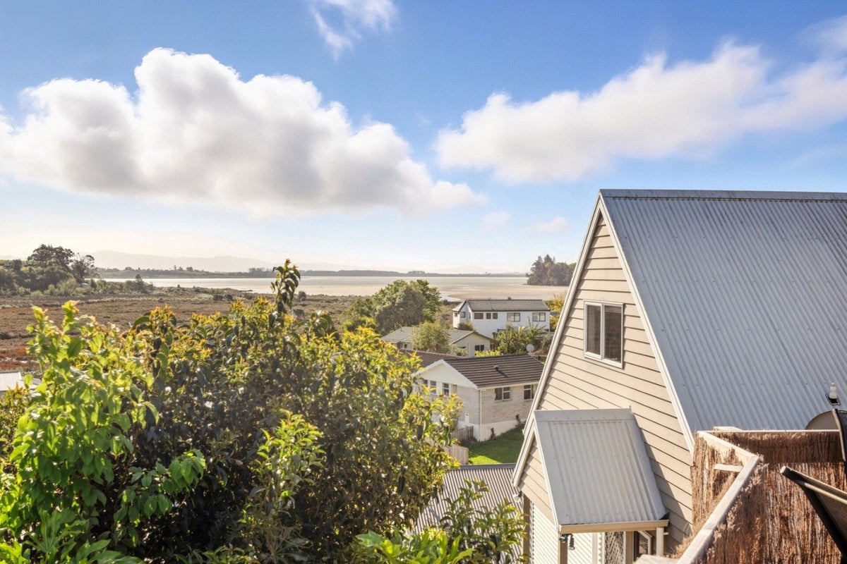 32B Westwood Street, Bellevue, Tauranga - Carousel 1