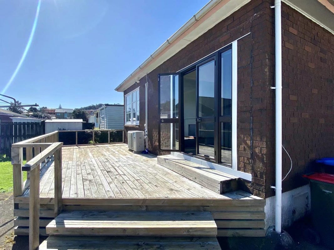 47 Range View Road, Mount Albert, Auckland - Carousel 11
