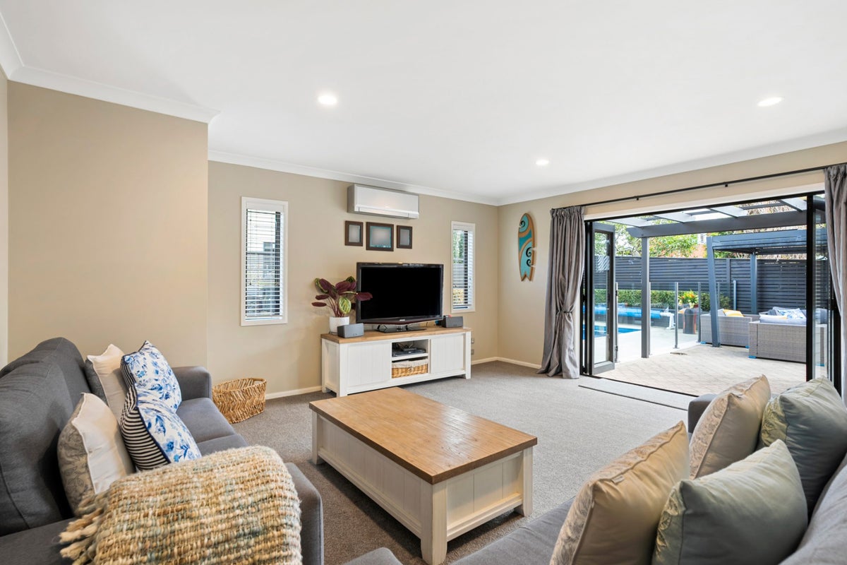 72 Mount Taylor Drive, Glendowie, Auckland - Carousel 2
