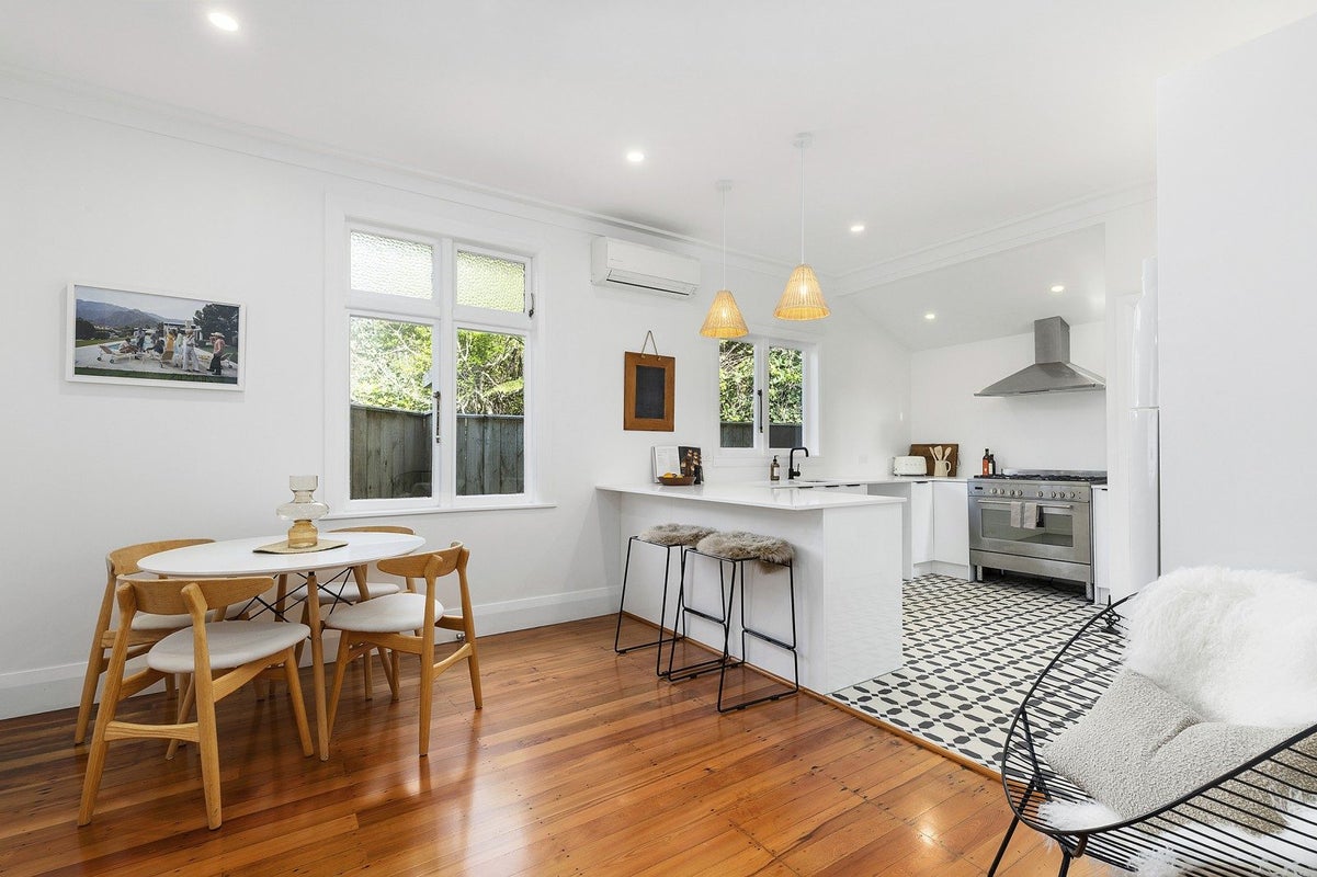 5 Adams Terrace, Aro Valley, Wellington - Carousel 2