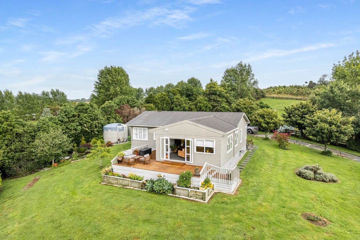 561 Settlement Road, Kaiwaka - Carousel 2