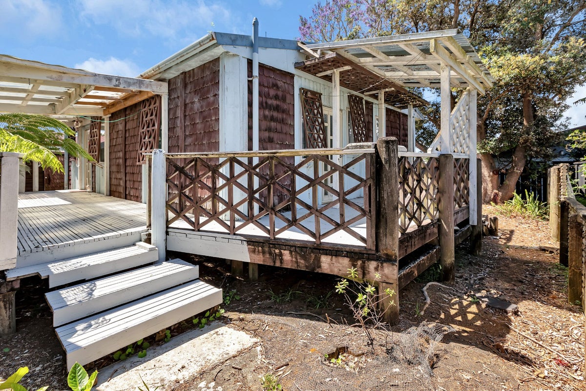 98 Paramount Parade, Tikipunga, Whangarei - Carousel 1