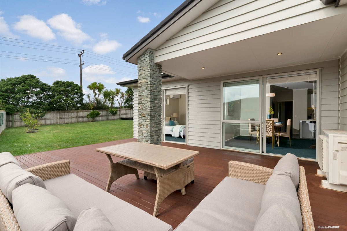 47 Liberty Crescent, Beachlands, Auckland - Carousel 2
