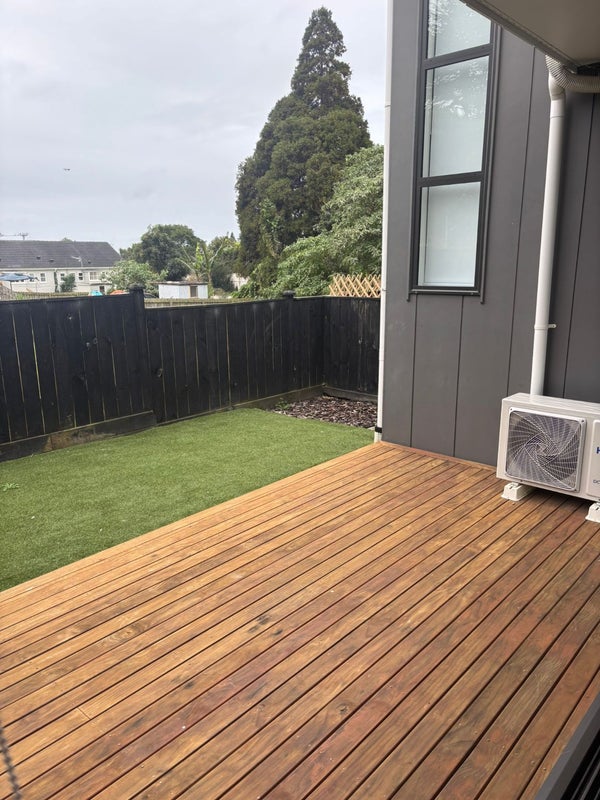 3/8 Bagnall Avenue, Point England, Auckland - Carousel 14