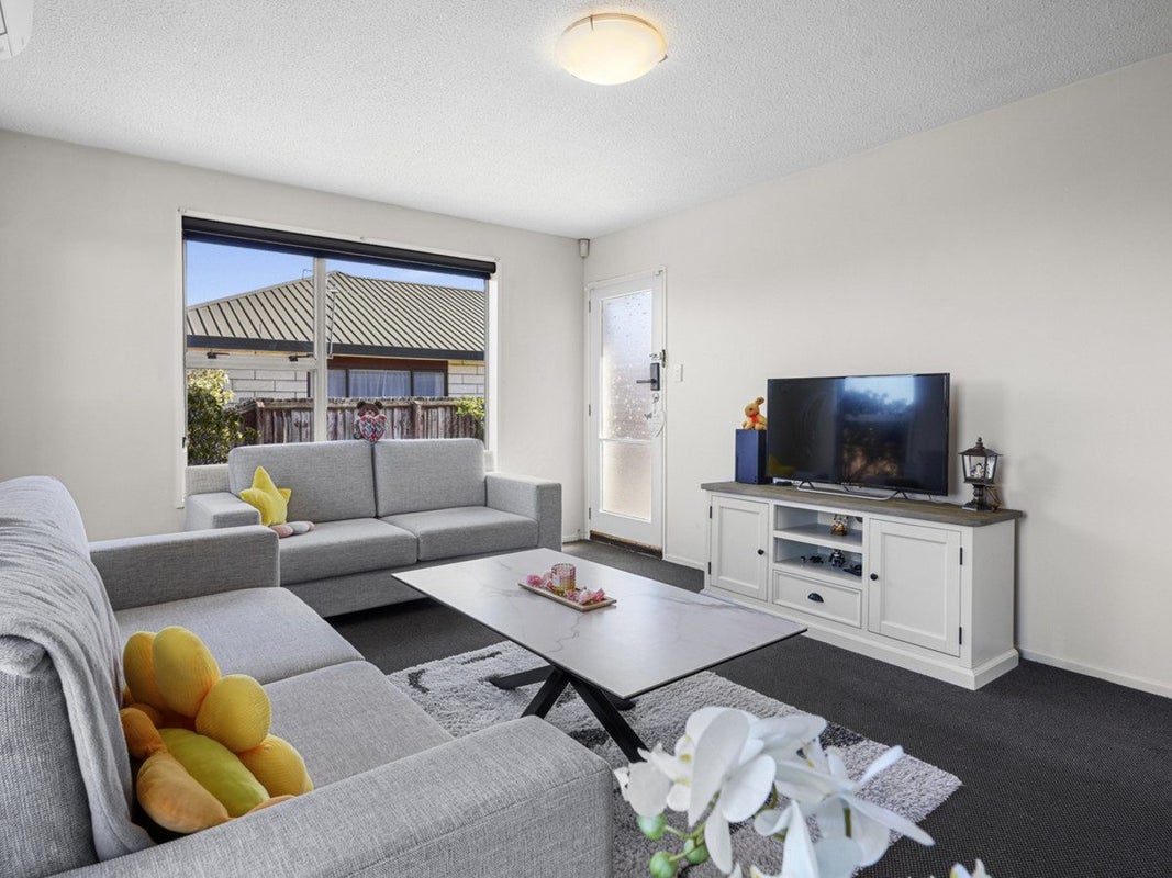 1/125 Prestons Road, Redwood, Christchurch - Carousel 1