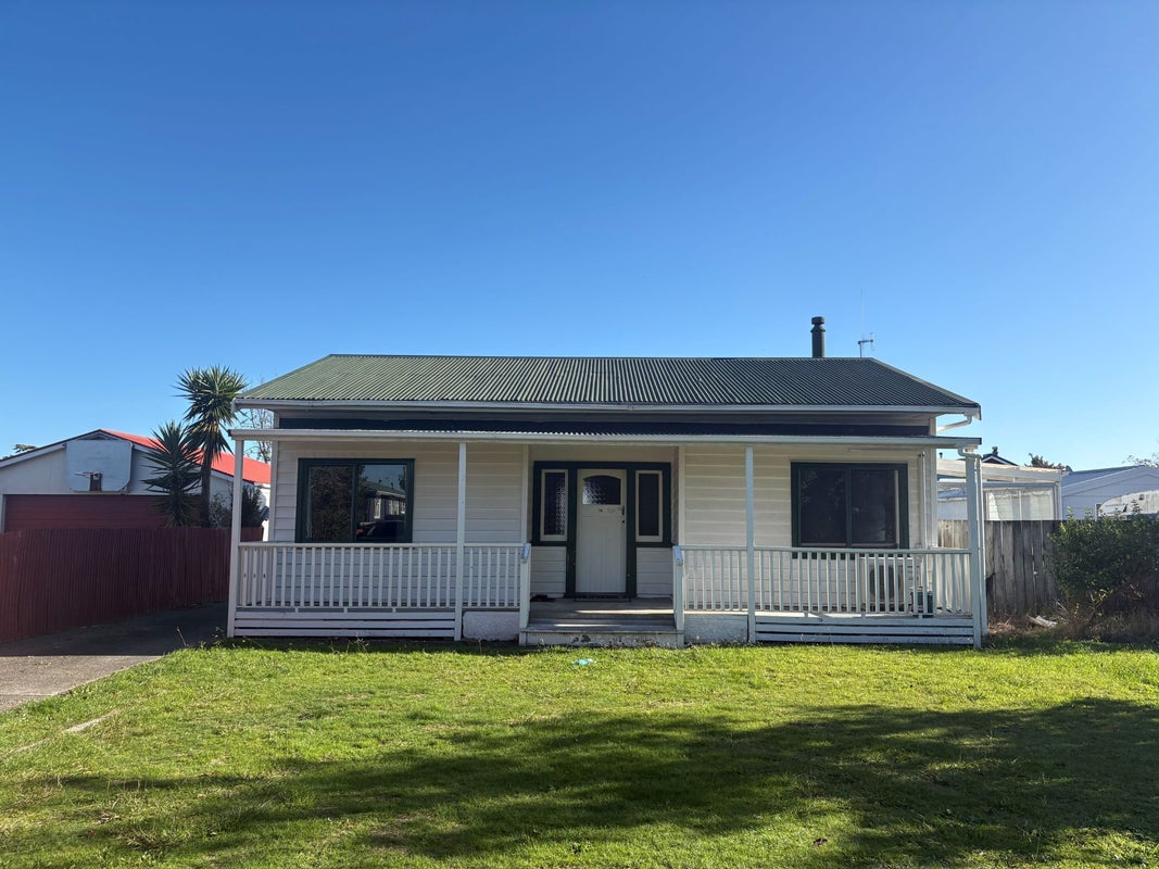 16 Botanical Road, Takaro, Palmerston North - Carousel 1