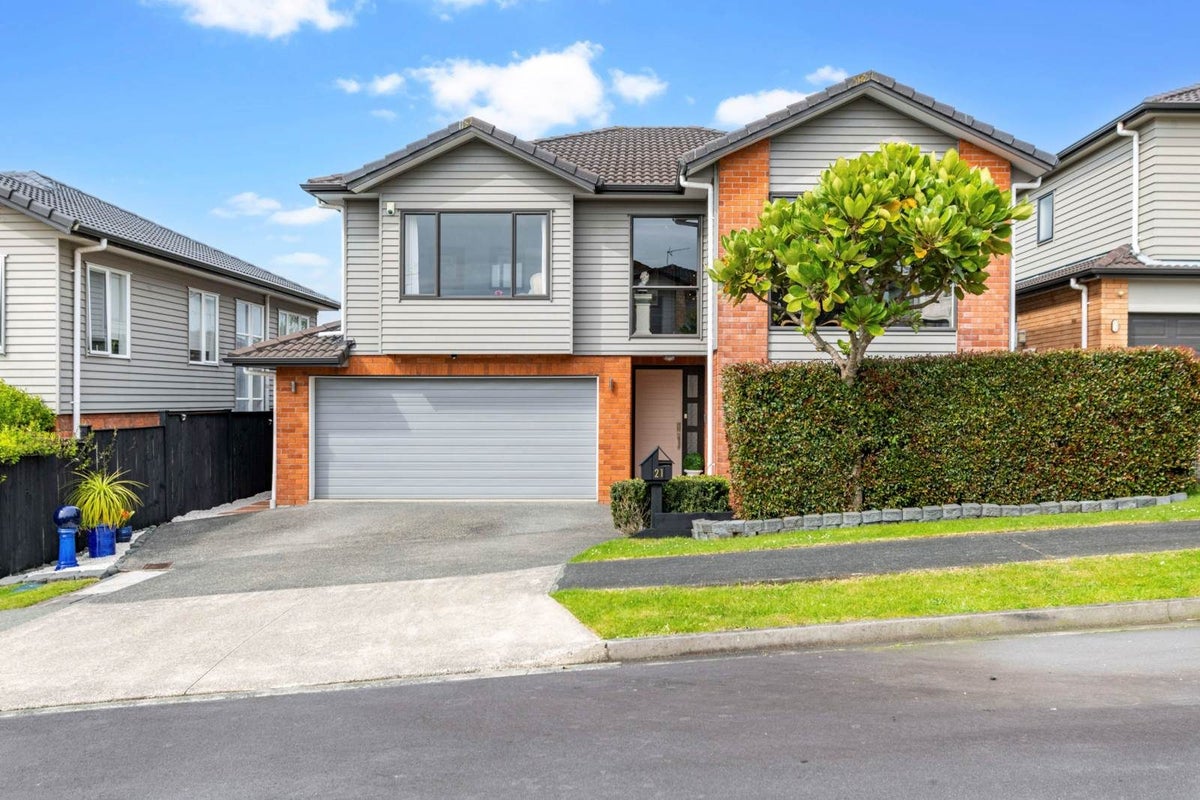 21 Seresin Crescent, Flat Bush, Manukau City, Auckland - Carousel 1