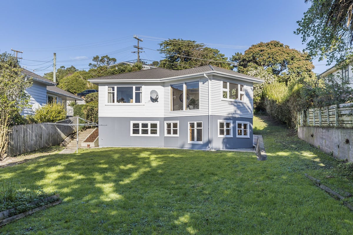 49 Glanmire Road, Newlands, Wellington - Carousel 1