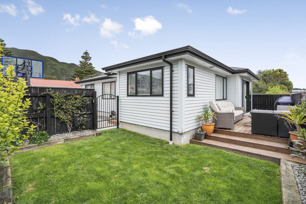 93 riverside DR, WAIWHETU, LOWER HUTT - Carousel 1