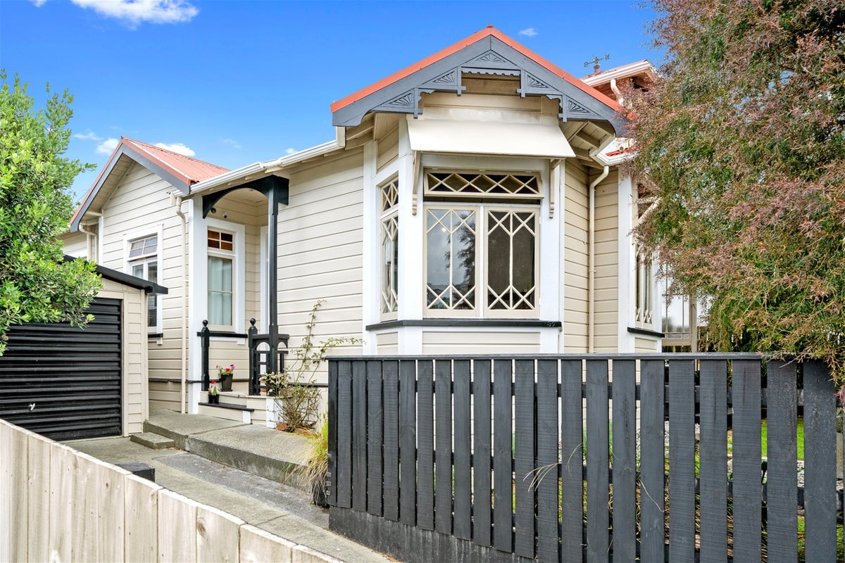 37 Herald Street, Berhampore, Wellington - Carousel 1