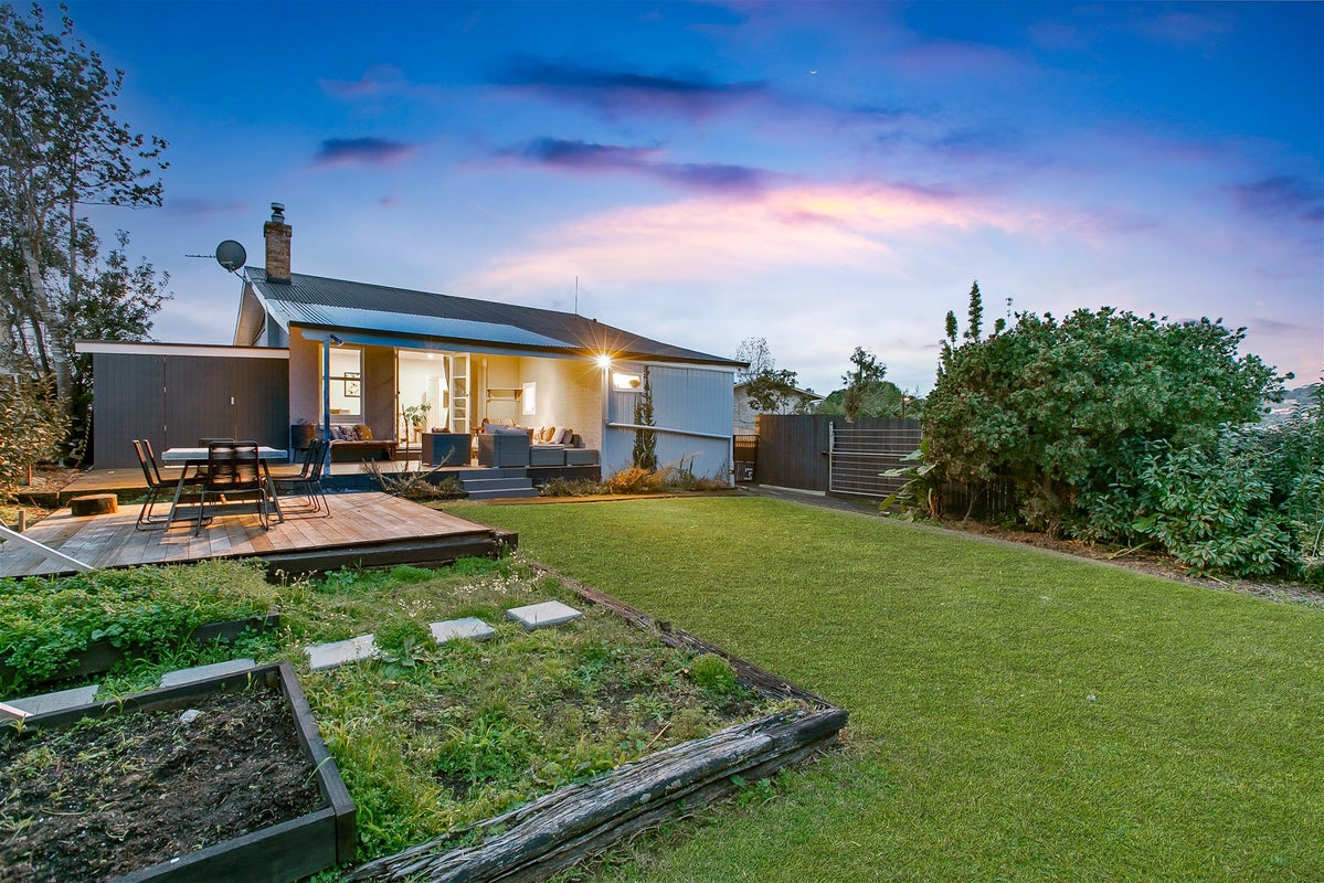 21 Powell Street, Avondale, Auckland - Carousel 2