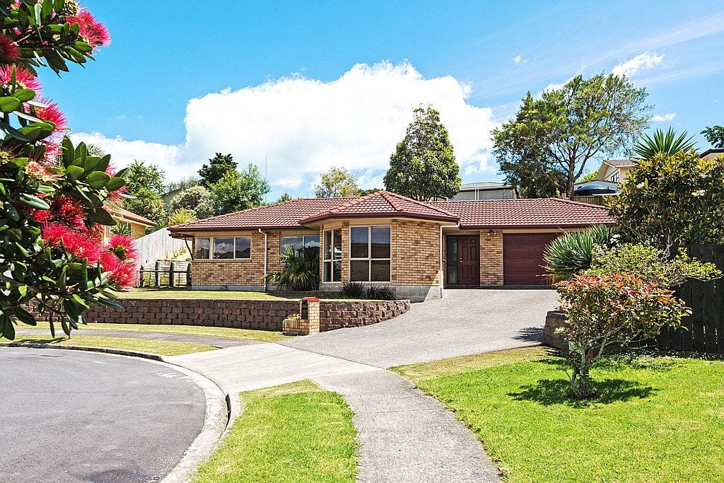 17 Toomer Place, Beachlands, Auckland - Carousel 1