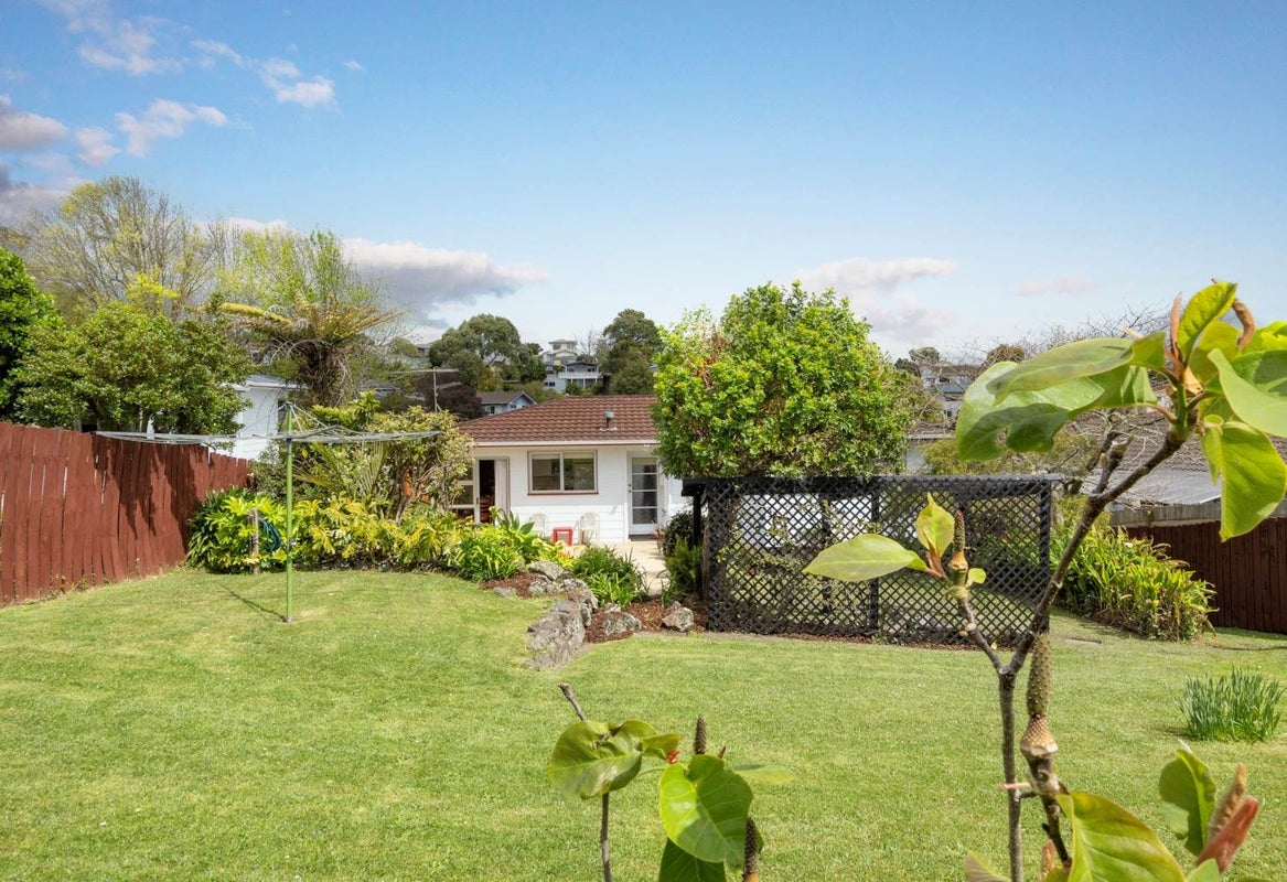15 Longreach Drive, Sunnyvale, Auckland - Carousel 2