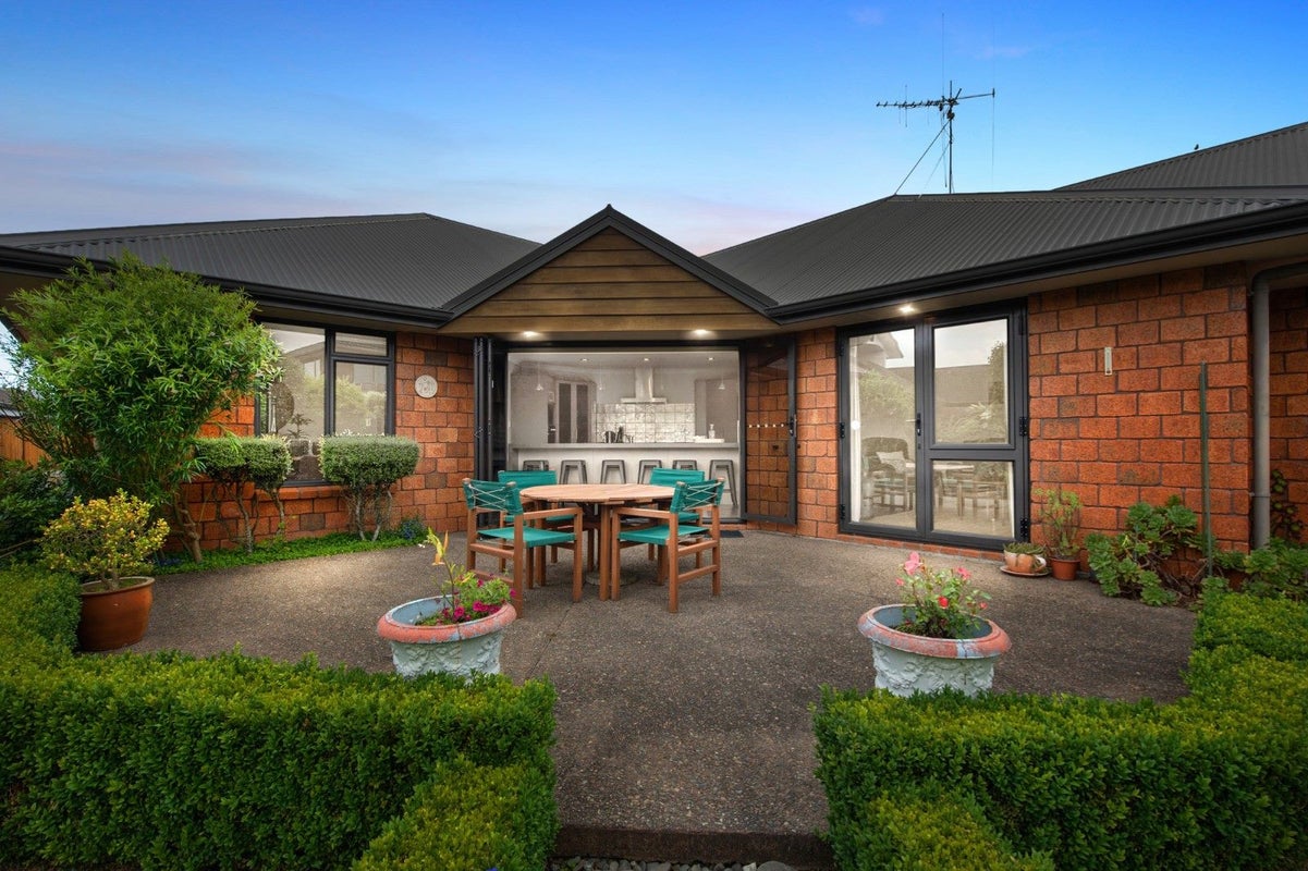 36 Winslow Court, Huntington, Hamilton - Carousel 2