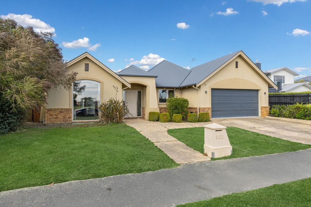 562 Bower Avenue, Parklands, Christchurch - Carousel 1
