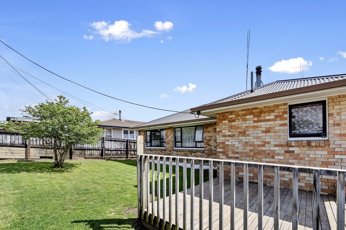 7 Galway Grove, Greerton, Tauranga - Carousel 1