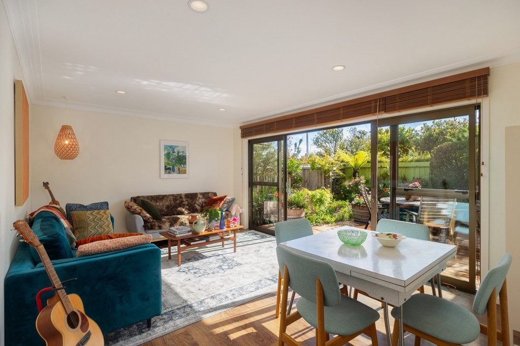 34B Harbutt Avenue, Mount Albert, Auckland - Carousel 1
