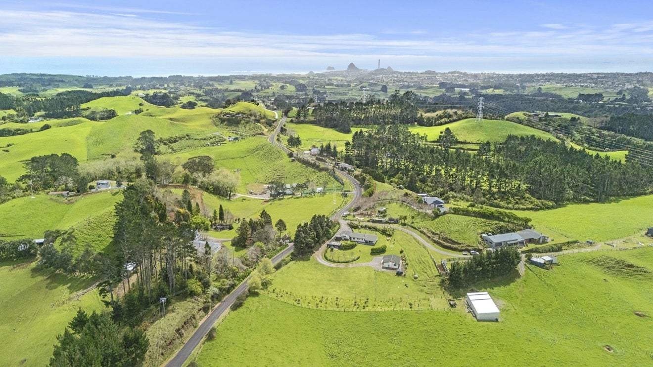 489A Barrett Road, Omata, New Plymouth - Carousel 36