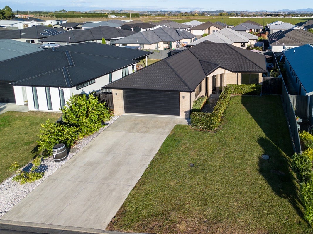 7 Ruakituri Place, Te Awa, Napier - Carousel 2