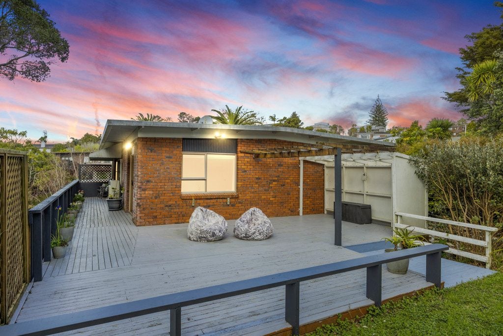 2/12 Surville Place, Mairangi Bay, Auckland - Carousel 2