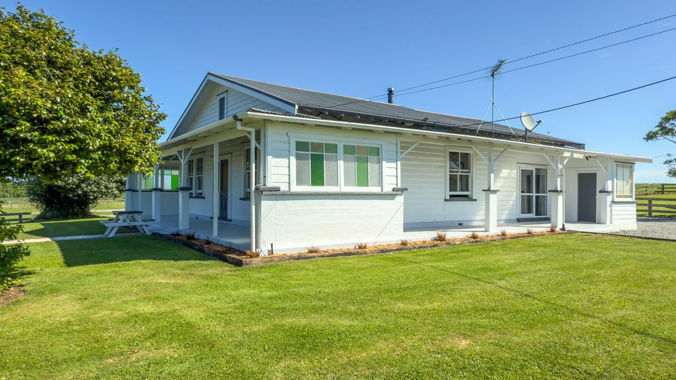 2220 State Highway 1, Putaruru - Carousel 2
