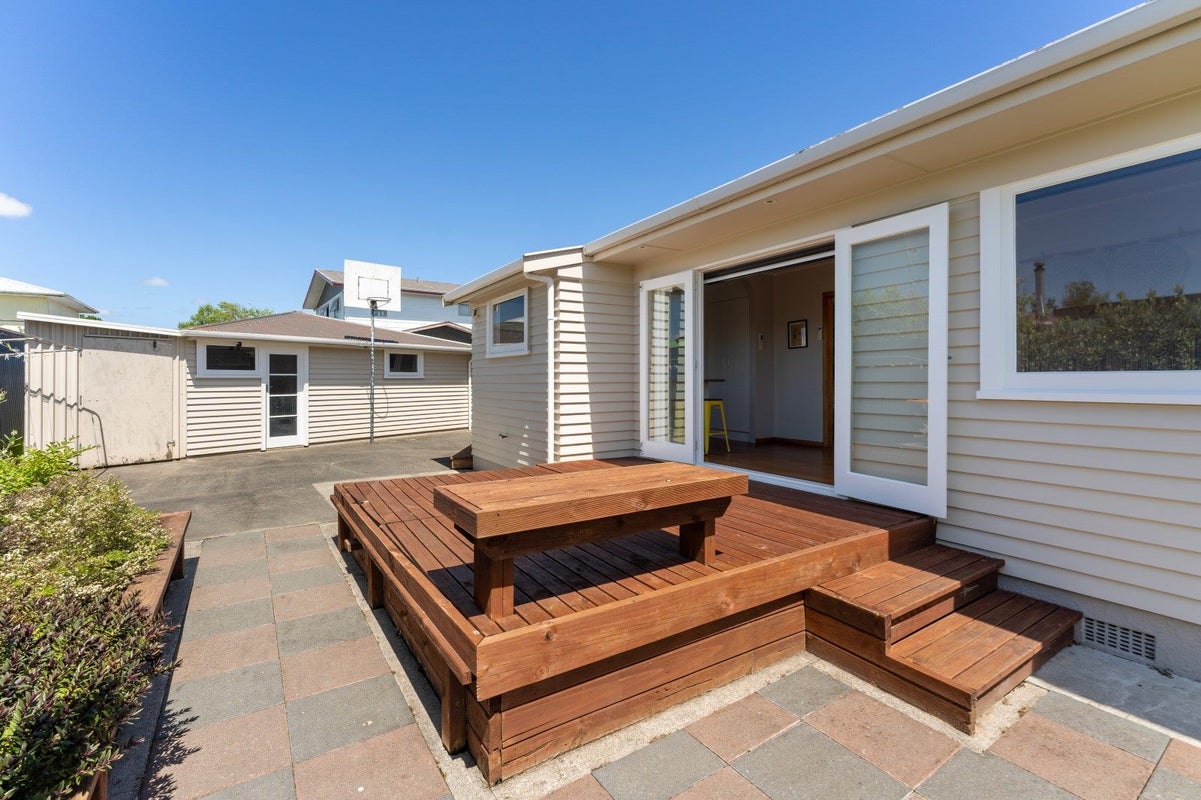 8 Essex Place, Milson, Palmerston North - Carousel 1