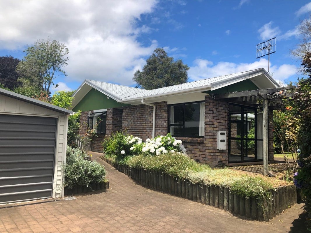14B Lynbert Road, Lynmore, Rotorua - Carousel 1