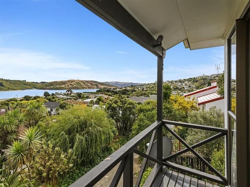 4 KINLOCH PL, PAPAKOWHAI, PORIRUA - Carousel 1