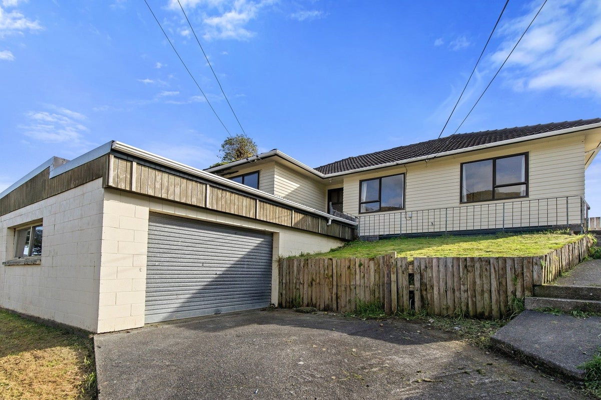 9 Pollard Street, Wainuiomata, Lower Hutt - Carousel 1