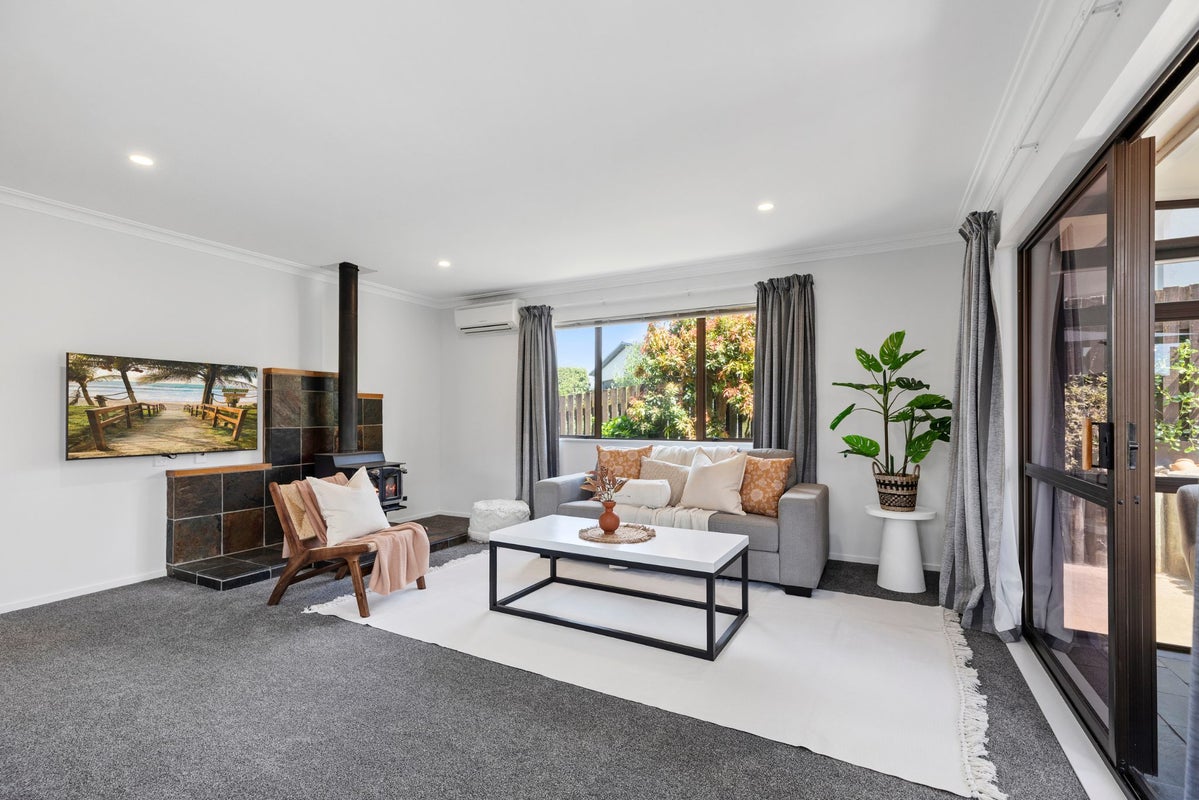 13A Tupaea Place, Otumoetai, Tauranga - Carousel 1