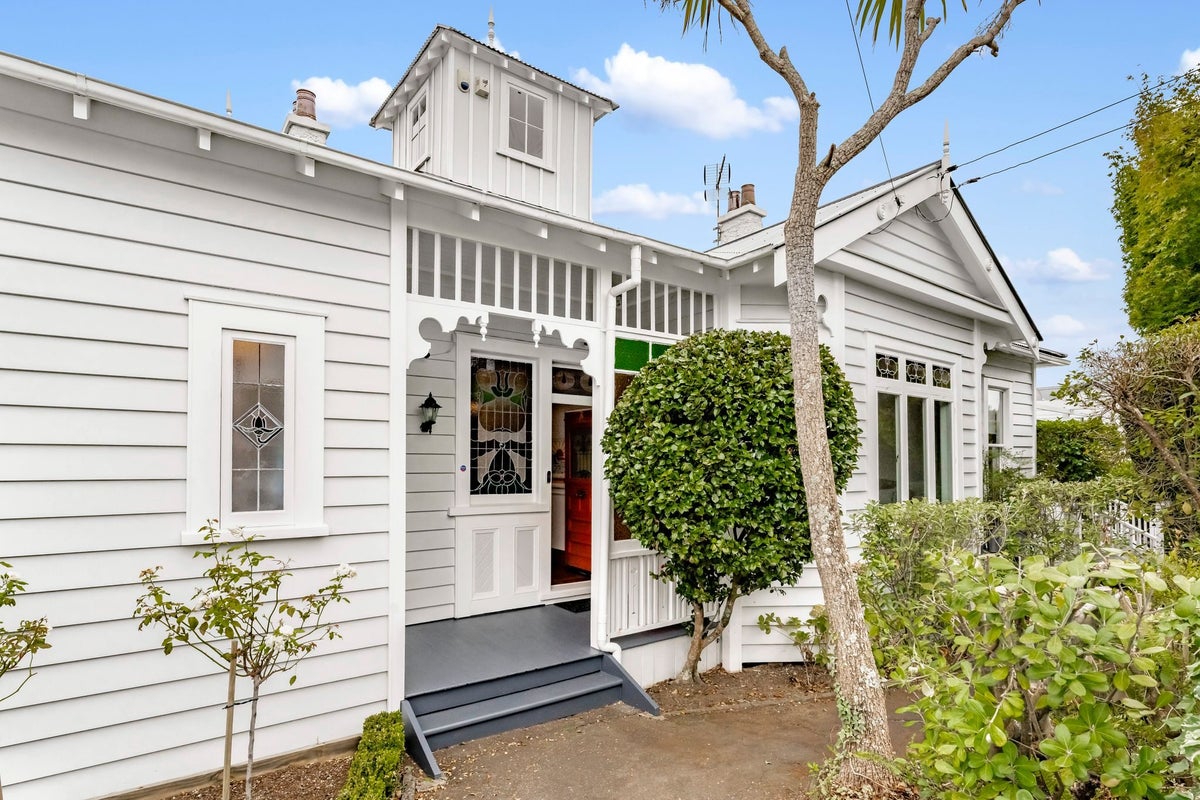 3 Grand View Road, Remuera, Auckland - Carousel 1