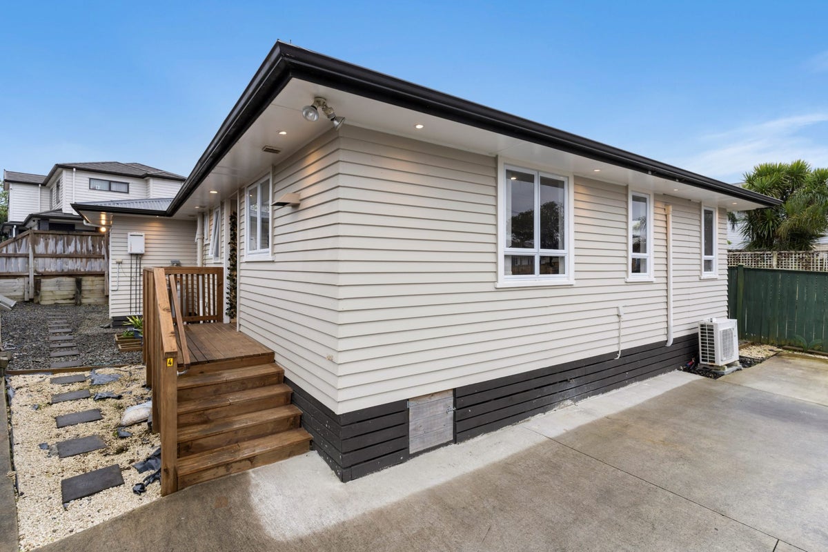 4 RAYMOND Road, Papatoetoe, Auckland - Carousel 1