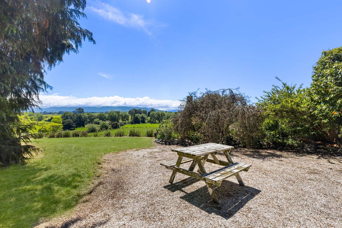 261 Kelling Road, Upper Moutere - Carousel 1