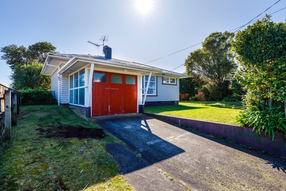64 Brois Street, Frankleigh Park, New Plymouth - Carousel 1