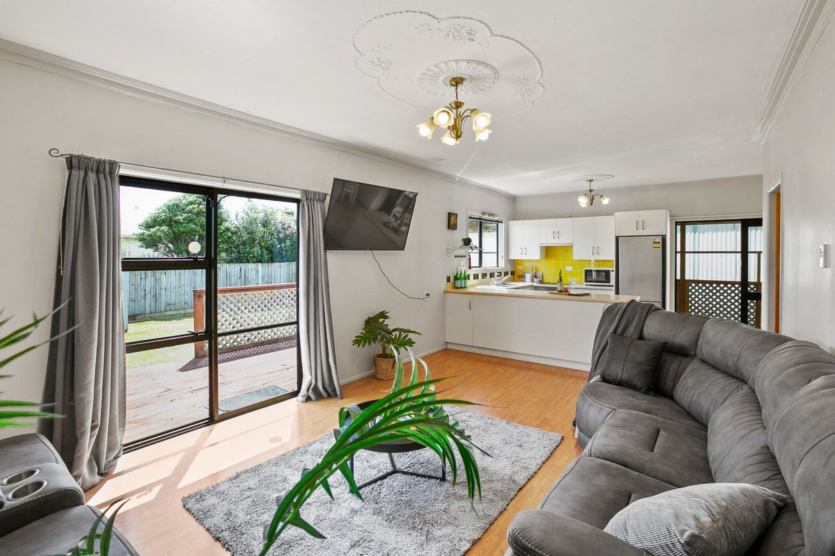 143 Ngamotu Road, Spotswood, New Plymouth, Taranaki - Carousel 2