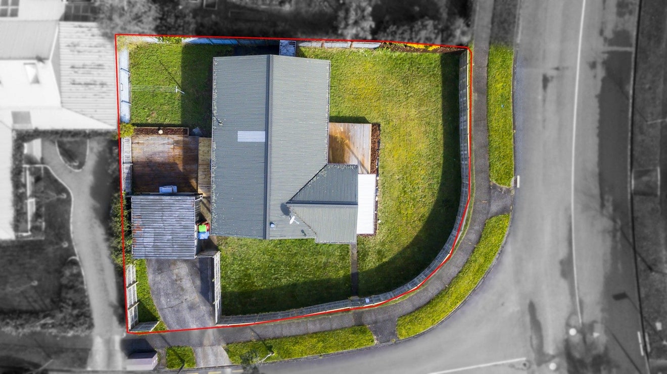 1 Wyoming Grove, Totara Park, Upper Hutt - Carousel 19