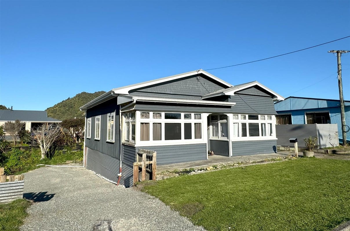 9 Newcastle Street, Cobden, Greymouth - Carousel 2