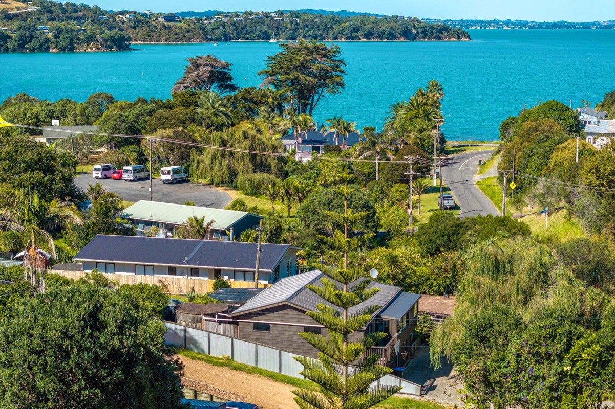 35 Lannan Road, Surfdale, Waiheke Island - Carousel 20