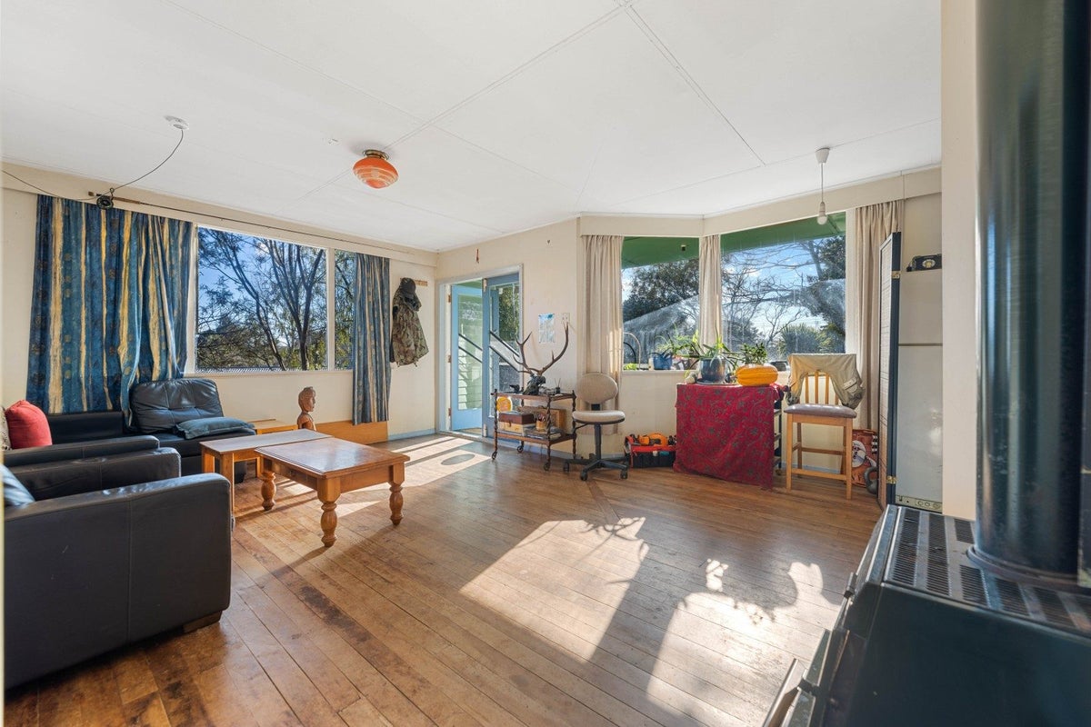 7 Tongariro Road, Turangi - Carousel 1