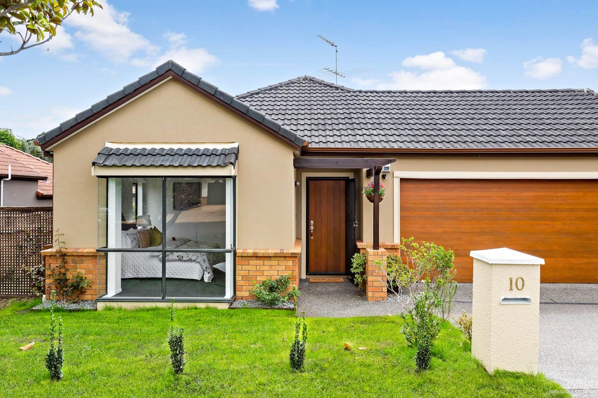 10 Brigham Young Drive, Albany, Auckland - Carousel 1