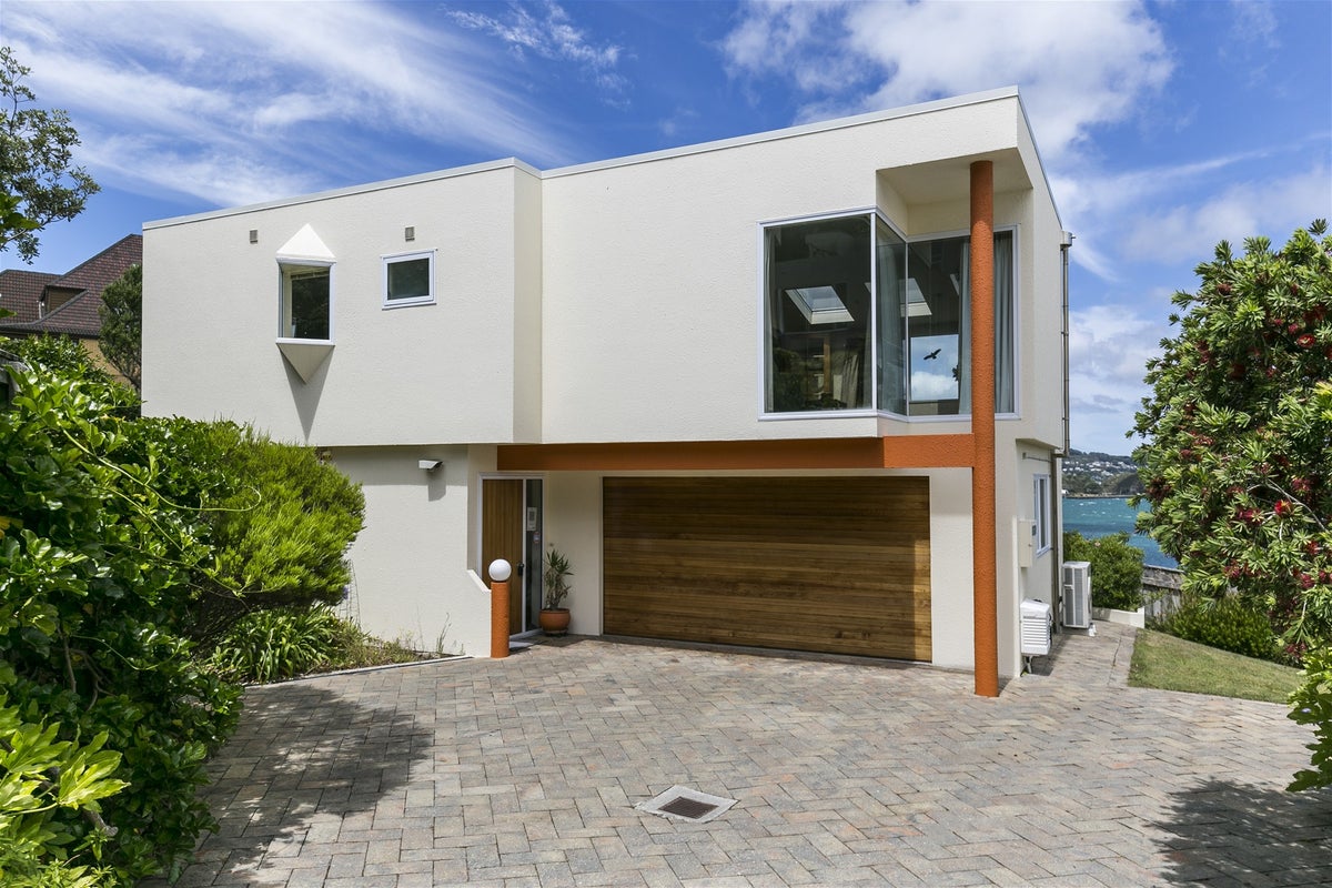 33B Treasure Grove, Hataitai, Wellington - Carousel 1